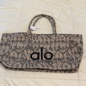 ALO Yoga Black and Gray Tote Bag